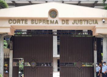 Sala de lo Constitucional admite demanda y ordena al ISSS atender a paciente renal