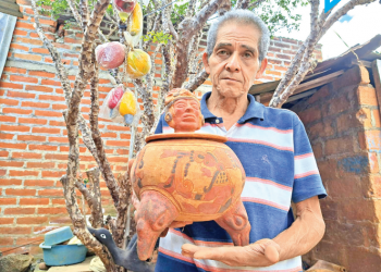 Óscar, el artesano de El Refugio que se ha mantenido vigente por 25 años 