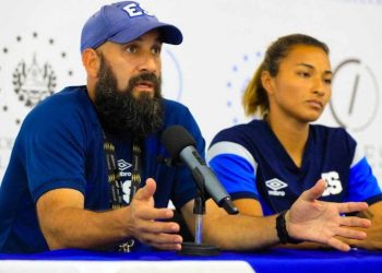 Erick Acuña, técnico de la Selección femenina