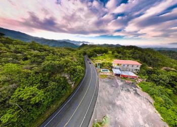 Obras Públicas entrega nueva calle pavimentada en La Palma, Chalatenango