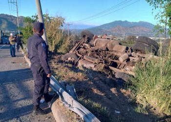 Menor de edad resultó lesionado en accidente de tránsito en redondel Integración