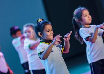 Forman a 100 niños de El Salvador en talleres de danza creativa