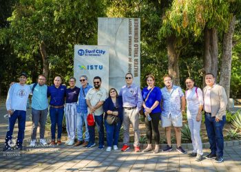 Delegados del SICA visitan al Parque de Aventuras Surf City Walter Thilo Deininger