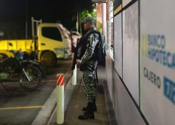 Policías ejecutan patrullajes diarios para llevar seguridad a los salvadoreños