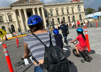 PNC instala parque vial para diversión familiar en Plaza Gerardo Barrios