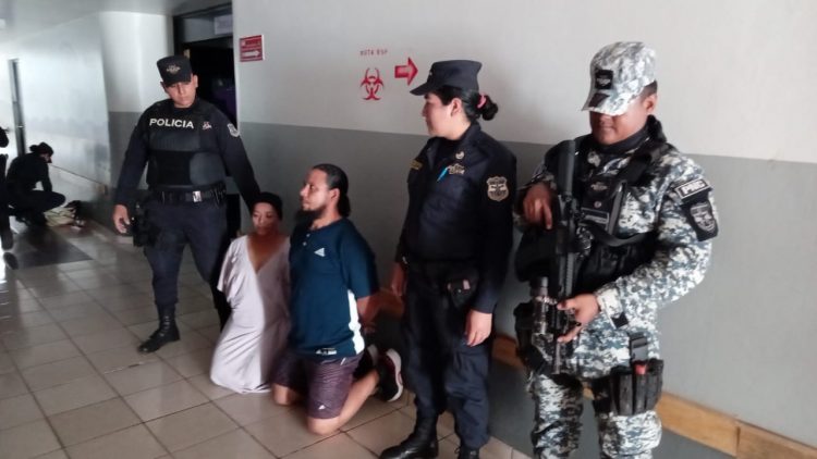 Maribel Martínez y William Soto fueron detenidos cuando intentaban hacer pasar al bebé de tres días de nacido como hijo suyo.
