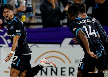 Gol de Jairo Henríquez “nominado a mejor del año”