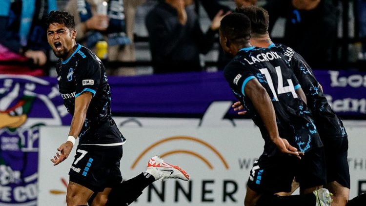 Gol de Jairo Henríquez “nominado a mejor del año”