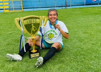 Salvadoreña es campeona en el fútbol de Guatemala