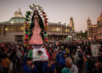 Tres peregrinos mueren atropellados en festejos de la virgen de Guadalupe en México