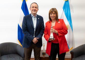 Nueva ministra argentina busca apoyo de El Salvador para combatir el narco y las mafias