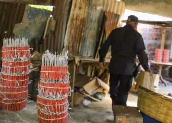 Autoridades han decomisado más de 58,000 unidades de pólvora ilegal