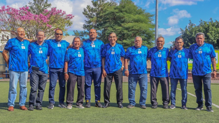 La Fesfut se reunió con Mundialistas de 1970 y 1982