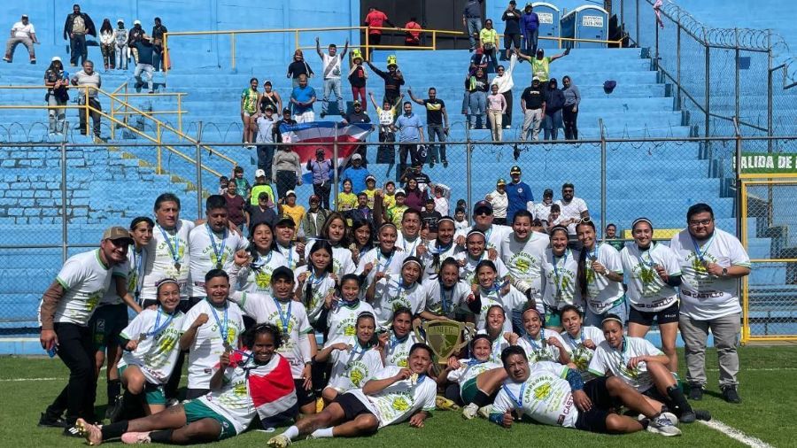 Salvadoreña es campeona en el fútbol de Guatemala