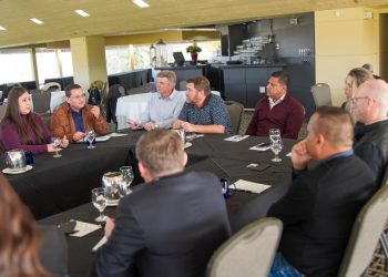 Empresa canadiense del rubro del golf solicita más empleados salvadoreños
