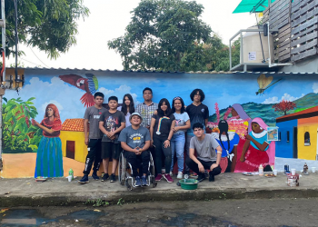 Niños salvadoreños: de pintores a muralistas