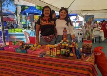 Emprendedoras exponen sus productos en MercaMujer
