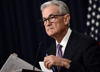 Fed mantiene tasas de interés y anticipa varios recortes en 2024