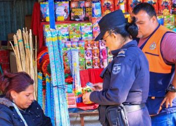 Monitorean las ventas de pólvora en Santa Ana