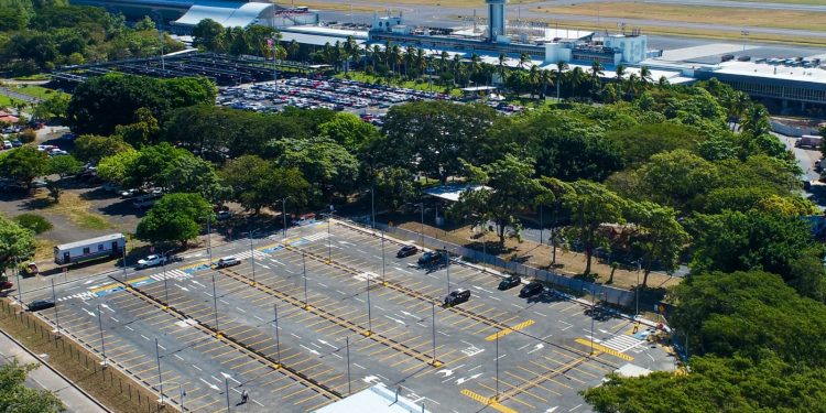 Amplían estacionamiento en el Aeropuerto Internacional de El Salvador