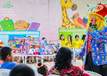 Tejido Social celebra navidad con niños de Villa Kiwanis, Soyapango, y anuncia construcción de CUBO