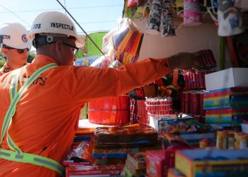 Protección Civil y Bomberos verifican ventas de pólvora para garantizar seguridad en Navidad