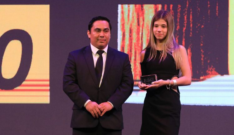 Victoria Karp durante la gala de premiación Esfuerzo y Gloria 2023, realizada inicios de diciembre. Fotos/Archivo DES