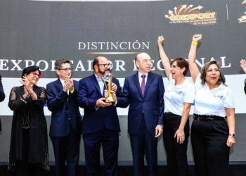 Vijosa recibió el galardón al exportador centroamericano