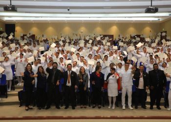 Consejo Superior de Salud Pública juramenta a 300 profesionales de Enfermería