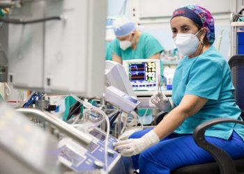 Hospital Bloom recibe máquinas de circulación extracorpórea