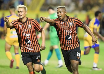 Águila se llevó a San Miguel la corona 17