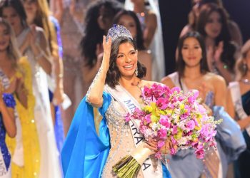 Policía de Nicaragua devuelve equipaje de Miss Universo llevado en allanamiento