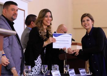 Más de 190 empleados del ISSS finalizan Diplomado de Desarrollo de Competencias Gerenciales