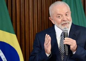 Lula enarbola la democracia en primer aniversario de asonada en Brasilia