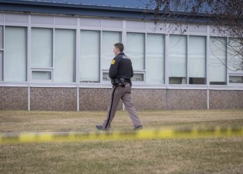 Un muerto y cinco heridos en tiroteo en escuela secundaria en EE. UU.