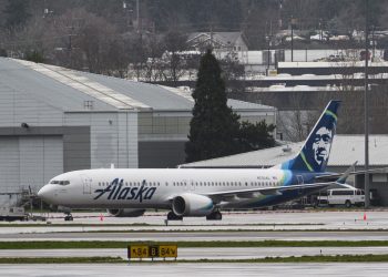 Boeing dice investigar qué falló en incidente de Alaska Airlines