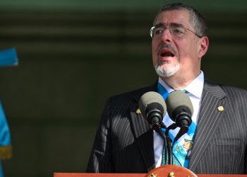 Presidente de Guatemala cita a la fiscal que lideró ofensiva en su contra