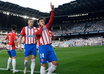 El Girona gana por la mínima al Celta y recupera el liderato de La Liga