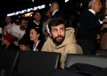 Piqué anuncia su regreso al fútbol