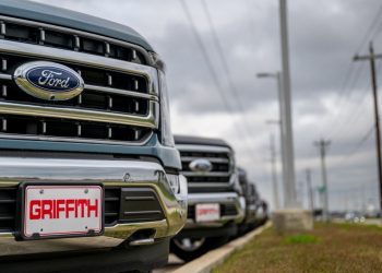 Ventas de autos nuevos en EE. UU. suben en 2023 tras caída de precios
