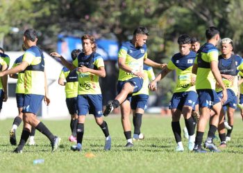 La Selecta contará el viernes con tres legionarios que juegan en Costa Rica