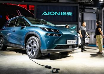 Ventas y exportaciones de vehículos de pasajeros de nueva energía de China se disparan en 2023