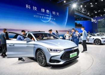 China se convierte en mayor exportador de automóviles del mundo en 2023
