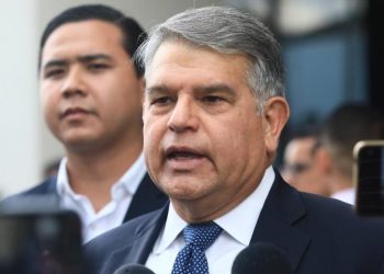 Luis Parada dice no quitará de inmediato el régimen de excepción si gana la presidencia