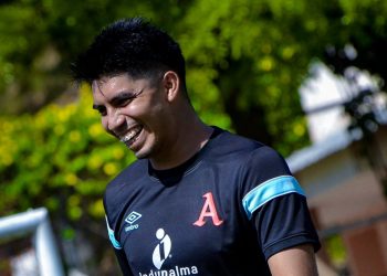 Isaac «Clavito» Portillo confirma su llamado a la Azul