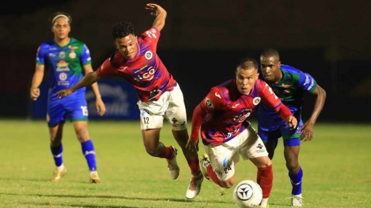 FAS, con un sabor amargo, tras el empate con Metapán