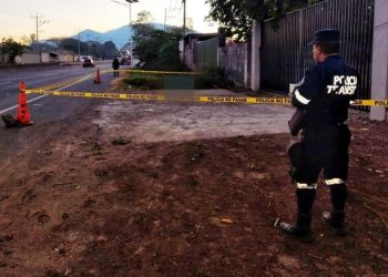 Mujer muere atropellada en Colón