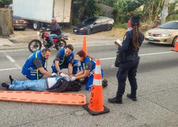 Hombre fue atropellado en la carretera a Comalapa