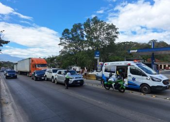 Siete vehículos involucrados en múltiple accidente de tránsito en carretera Los Chorros