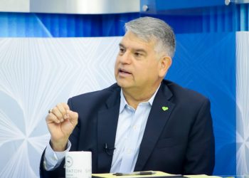 Luis Parada dice que de ganar la presidencia destituirá a magistrados de la Sala de lo Constitucional y reinstalará a los anteriores
